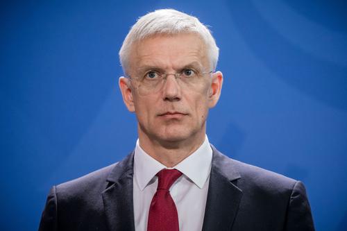 Премьер-министр Латвии «поздравил» соотечественников: Друзья, хорошего нет