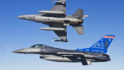 В США разбился ударный самолет F-16