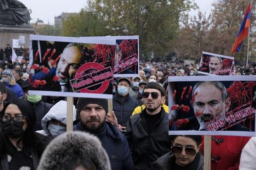 Бунт продолжается. Восстание в Армении против Пашиняна идёт полным ходом