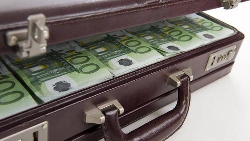 У пассажира рейса Рига – Москва изъяли 100 000 евро