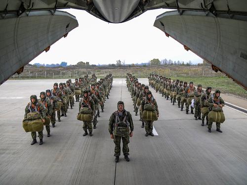 Экс-разведчик Кедми: американские власти испытывают страх из-за возможного приближения армии России к границам США