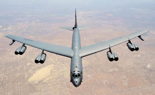 Двойка B-52 ВВС США совершила полет над Ближневосточным регионом