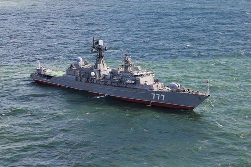Фрегат «Ярослав Мудрый» провел учебно-боевые стрельбы в Балтийском море