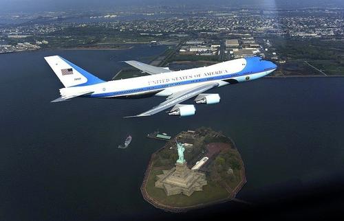 Байден успеет полетать на новом американском президентском самолете стоимостью 5,3 млрд долларов