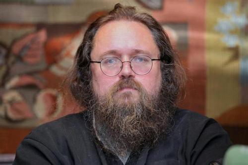 Митрополит Иларион заявил, что протодиакона Кураева могут отлучить от церкви: «Клеветой на церковь многих отталкивает от Бога»