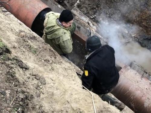 В центре Краснодара устраняют аварию на теплосетях