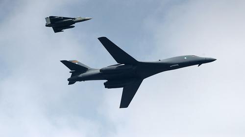 Дальние бомбардировщики B-1B Lancer ВВС США приземлились в Норвегии