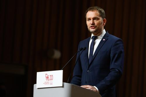 Премьер Словакии пошутил про обещание отдать России Закарпатскую Украину. Киев требует извинений