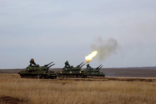 Политолог Багдасаров назвал слабые места войск ДНР и ЛНР, из-за которых они могут потерпеть поражение в случае нападения Киева