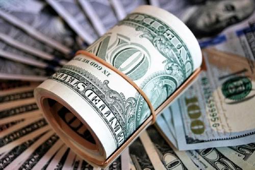 Россияне в феврале сняли со счетов более 600 млн долларов
