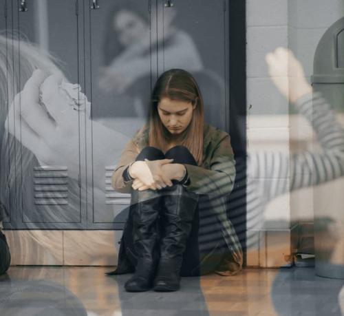 ВЦИОМ: 94% школьниц мечтают о пластической операции