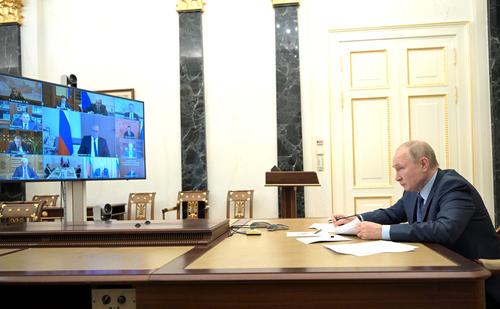 Путин поручил ФАС разобраться с существенным ростом цен на жилье