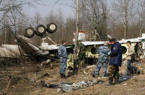 Смоленская катастрофа 2010 года до сих пор вызывает вопросы у поляков