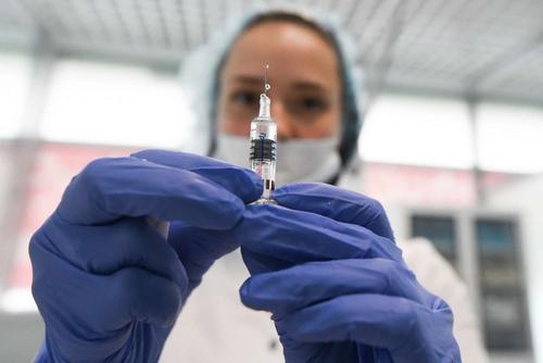 Глава общества врачей Латвии: Скандал с AstraZeneca подорвал доверие жителей