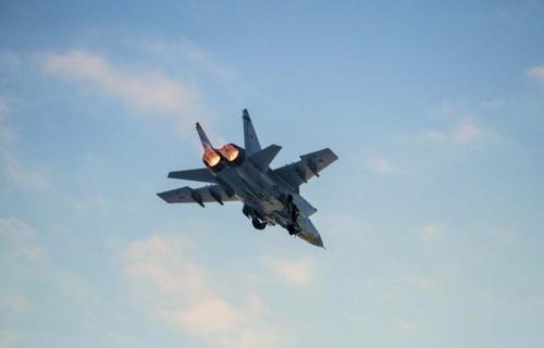 Cамолет-разведчик ВВС США был перехвачен российским МиГ-31 над Тихим океаном