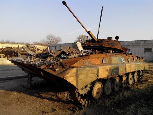 Киев восстанавливает для фронта старую технику со складов длительного хранения