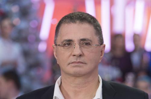 Мясников предупредил об опасной болезни из-за попадания волос в желудок