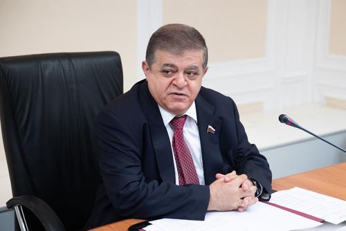 Сенатор Владимир Джабаров заявил, что Россия даст зеркальный ответ, если США вышлют российских дипломатов