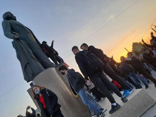 Несогласованная акция в Челябинске не собрала большого количества участников