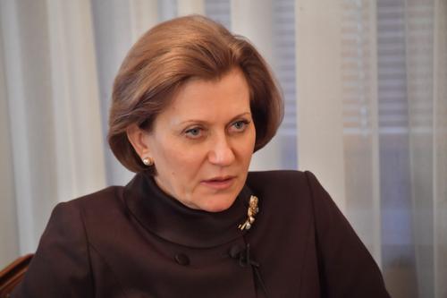 Попова призвала россиян не организовывать массовые мероприятия на майские праздники, а провести их в кругу семьи