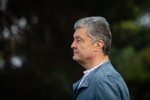 Порошенко покупал через офшоры мебель и произведения искусства