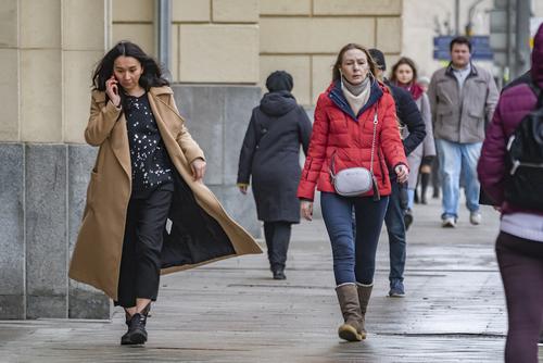В Москве и области продлили «желтый» уровень погодной опасности из-за ветра