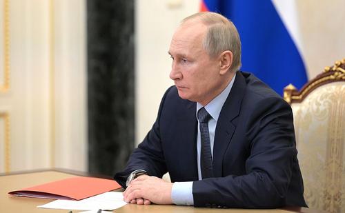 Путин заявил о снижении заболеваемости коронавирусом в связи с дополнительными выходными в мае