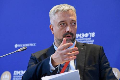 Глава Россотрудничества Евгений Примаков предложил недовольным парадами Победы «проследовать на другую родину»