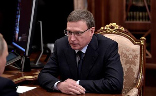 Глава Омской области пообещал отправлять чиновников заготавливать лес из-за ситуации с пожарами
