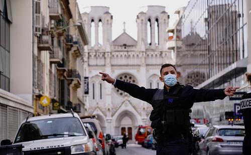Во Франции задержали неонацистов по подозрению в подготовке теракта в масонской ложе