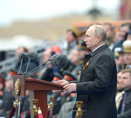 Песков объяснил, кого имел в виду Путин, говоря про «недобитых карателей»