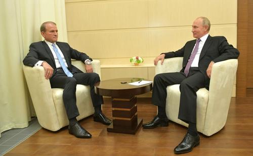 Украинская прокуратура собирается арестовать кума Путина