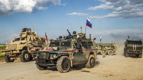 Пентагон оставил столкновение военных США и России на сирийской дороге без комментариев