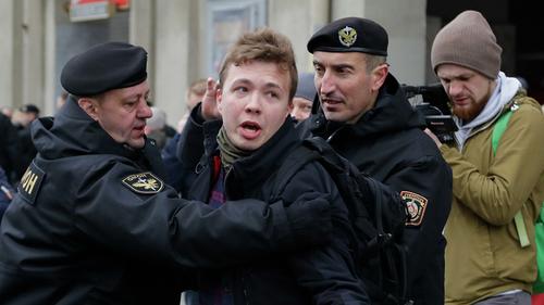 Генерал ФСБ: а с чего это вдруг рядом летали истребители?