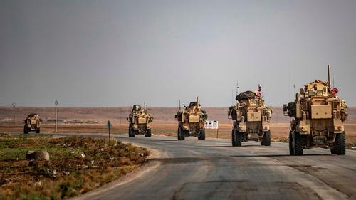 Военные США выводят свою боевую технику из Сирии