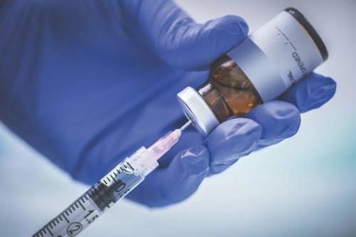 Главный Санитарный врач Москвы ввела обязательную вакцинацию в сфере услуг
