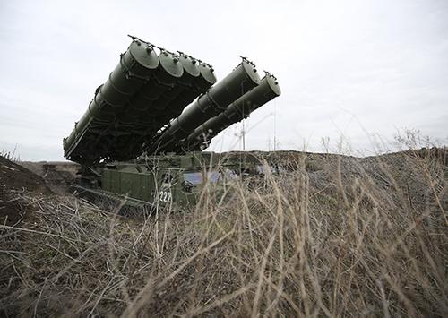 Минобороны: На Кубани ЗРС С-300В4 отразили воздушную атаку условного противника