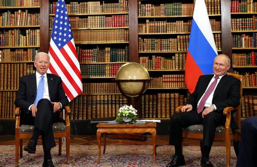 Путин: обстановка на встрече с Байденом была «доброжелательной»