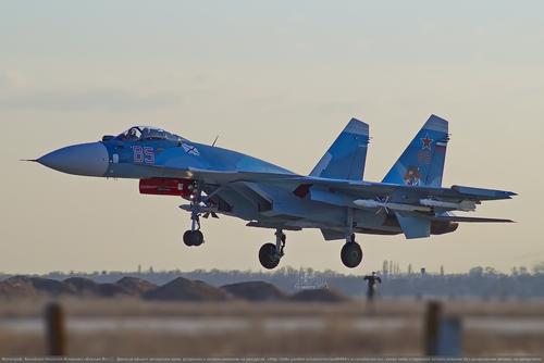 Палубные истребители С-33, работая с сухопутного аэродрома, выполнили около 20 учебно-боевых вылетов