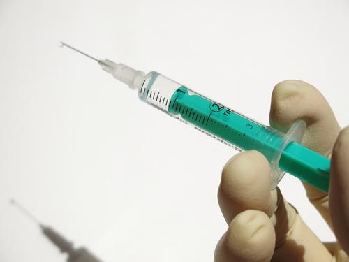 В ВОЗ заявили, что люди не должны самостоятельно принимать решение о смешении вакцин от COVID-19