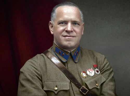 Латвийский публицист Бен Латковскис назвал Маршала Победы Георгия Жукова сатрапом