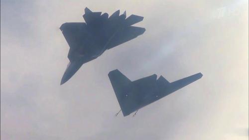 Су-57 сможет управлять четвёркой тяжёлых ударных беспилотников С-70 «Охотник»