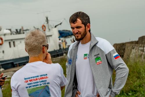 Заплыв с характером: рекордсмен мира по плаванию Заур Закраилов об акции «За чистый Байкал»