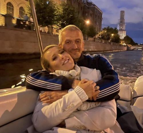 Романтичное фото: Богомолов показал себя и Собчак без ретуши