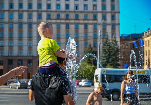 В России предлагают ввести надежную систему поддержки семей с детьми