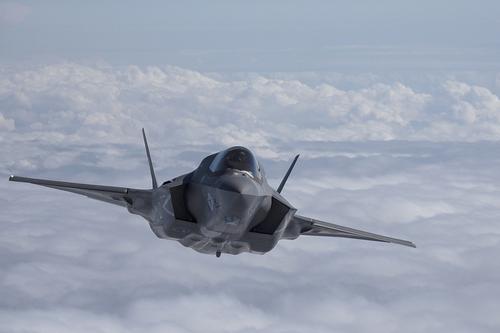 США перебросят на Аляску десятки F-35 в ответ на рекордную со времен холодной войны активность авиации России в районе штата  