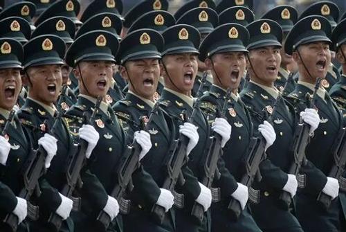 В КНДР состоялся необычный военный парад