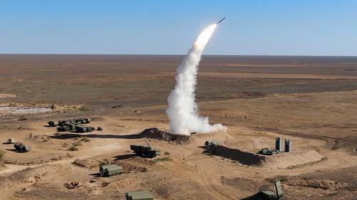Во время войны из-за Карабаха армия Армении по ошибке сбила четыре своих самолета и один вертолет