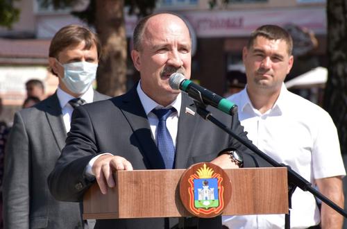 Личный фонтан для тёщи председателя Орловского облсовета