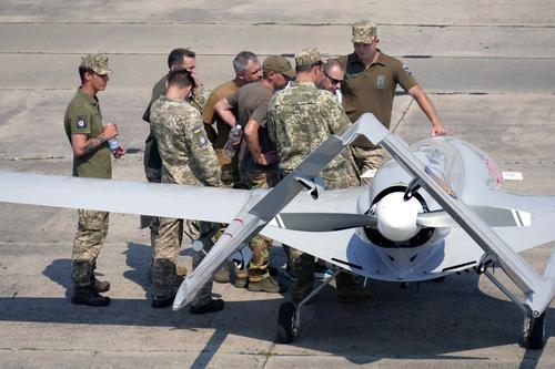 Сайт Avia.pro: военные ДНР и ЛНР не смогут защититься в случае масштабной атаки украинских Bayraktar TB2